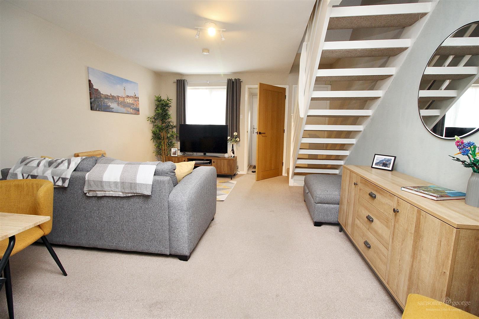 2 bed property in Sharnwood Drive, Reading